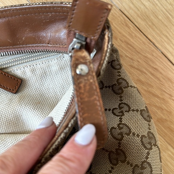 Large Gucci Tote - Picture 12 of 16